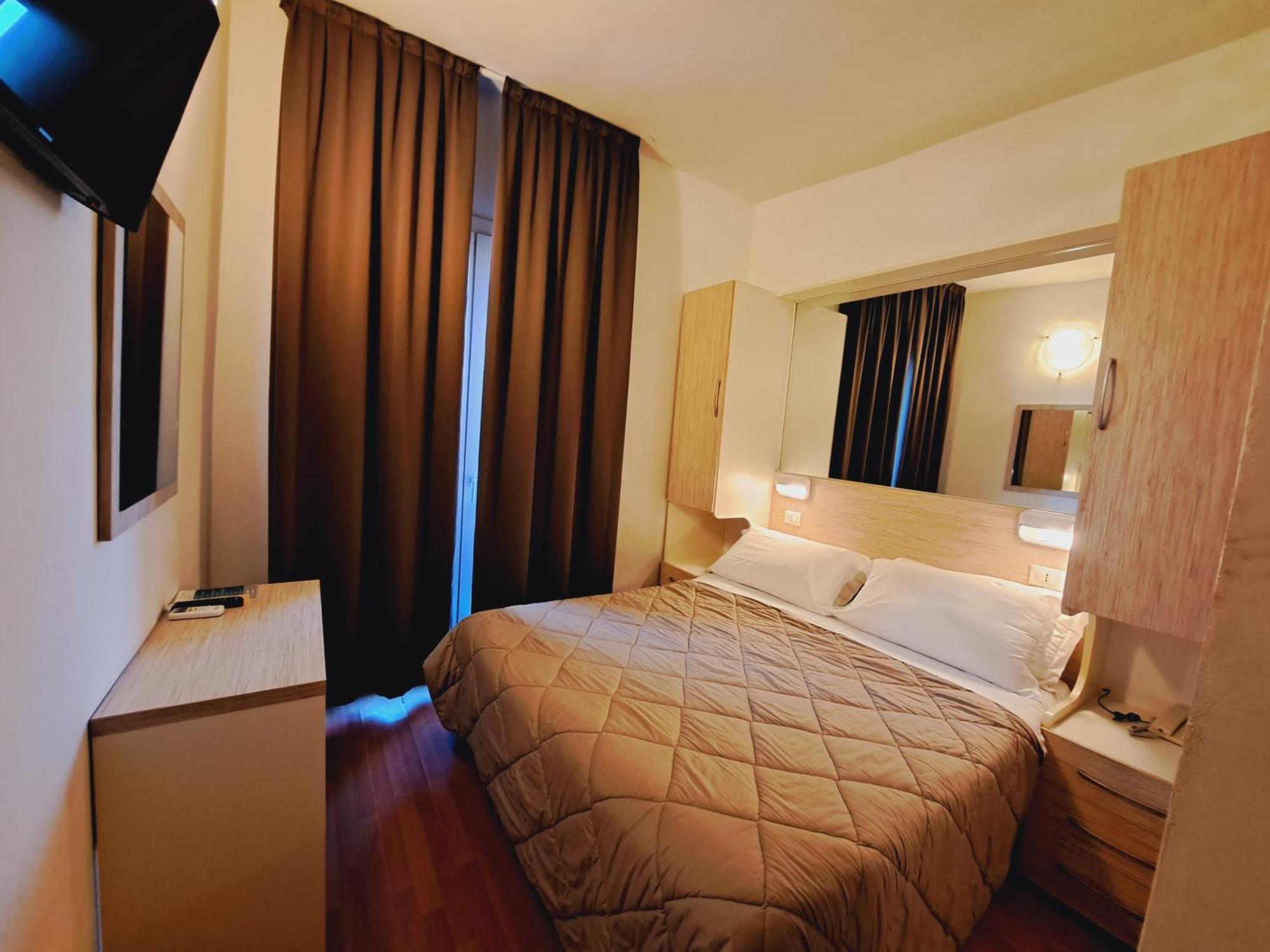 Hotel Butterfly Wellness & Spa Римини Екстериор снимка