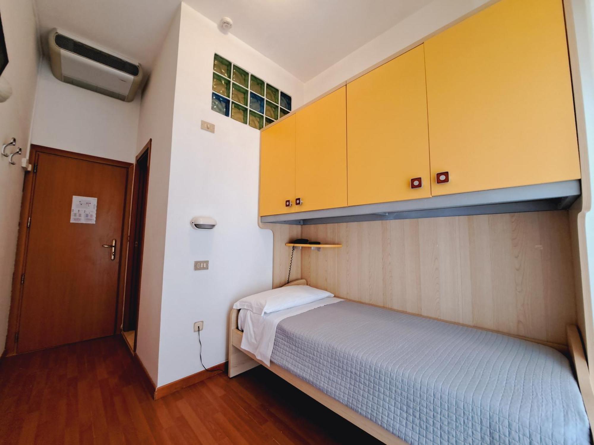 Hotel Butterfly Wellness & Spa Римини Екстериор снимка