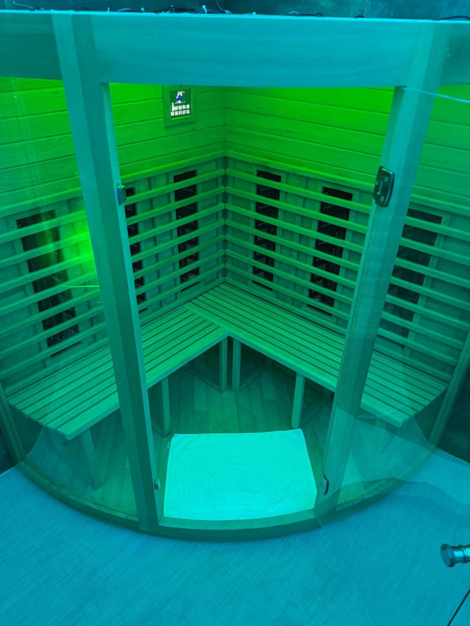 Hotel Butterfly Wellness & Spa Римини Екстериор снимка